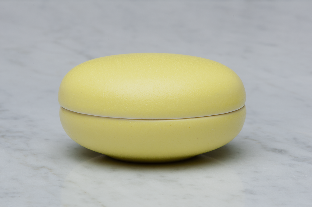 Slät gul matt keramikask 
