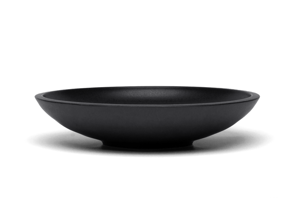 Svart keramikfat relief 40 cm diameter från sidan