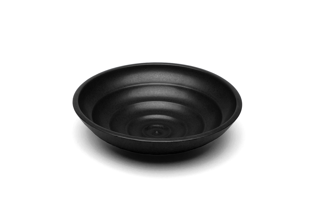 Svart keramikfat relief 28 cm diameter