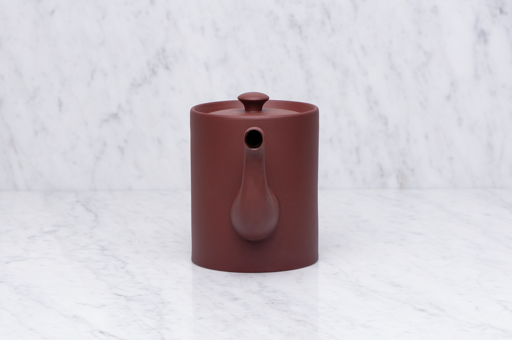 Brun tekanna i keramik 0,6 liter framifrån