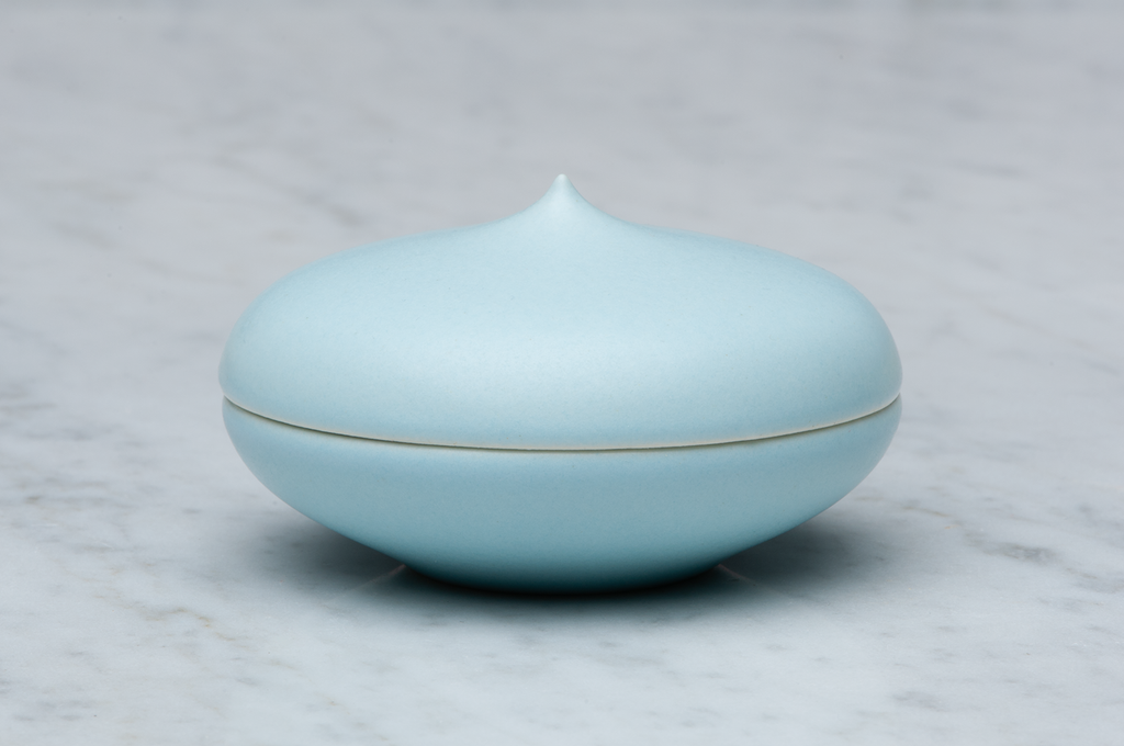 Toppig ljusblå matt keramikask